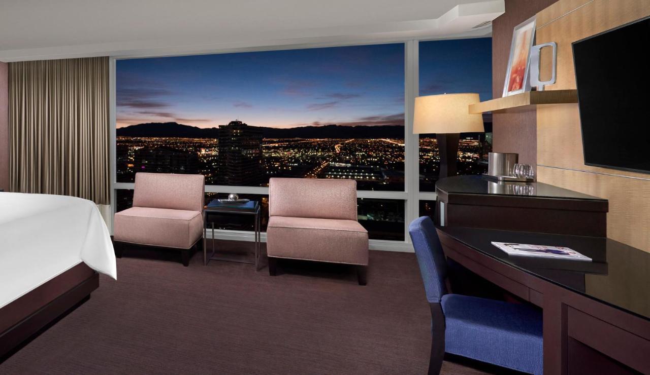 แอเรียรีสอร์ทแอนด์คาซิโน ลาสเวกัส ภายนอก รูปภาพ A guest room at the JW Marriott Las Vegas
