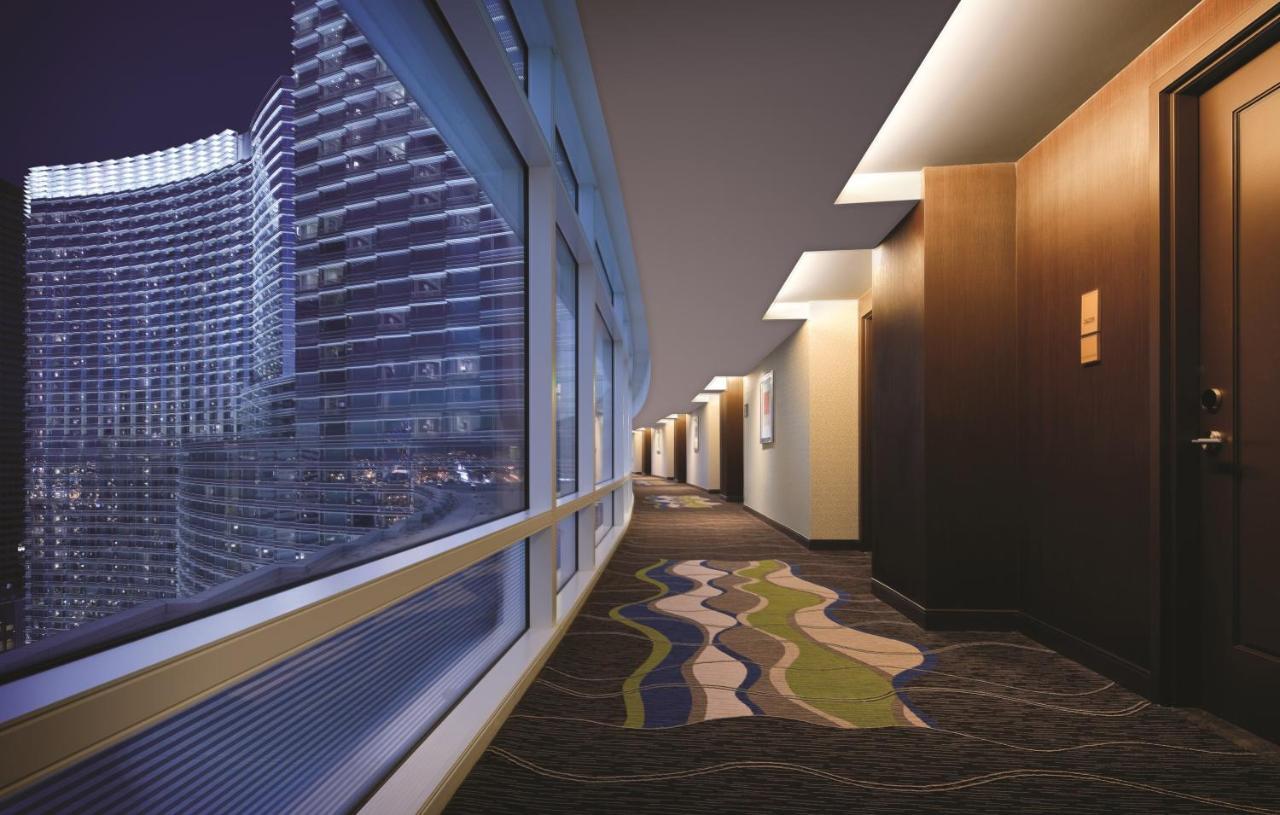 แอเรียรีสอร์ทแอนด์คาซิโน ลาสเวกัส ภายนอก รูปภาพ A corridor at the hotel